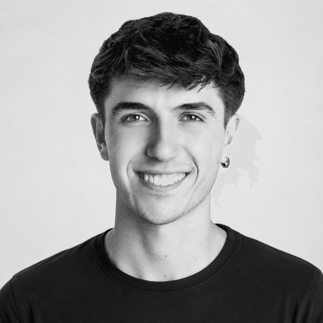 Black and white portrait of Roger Duran López